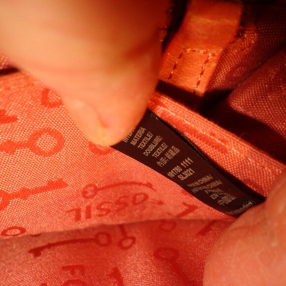 NWOT FOSSIL COWHIDE LEATHER Wallet Salmon Zip Closure Pockets Cards/Coins - Picture 7 of 9